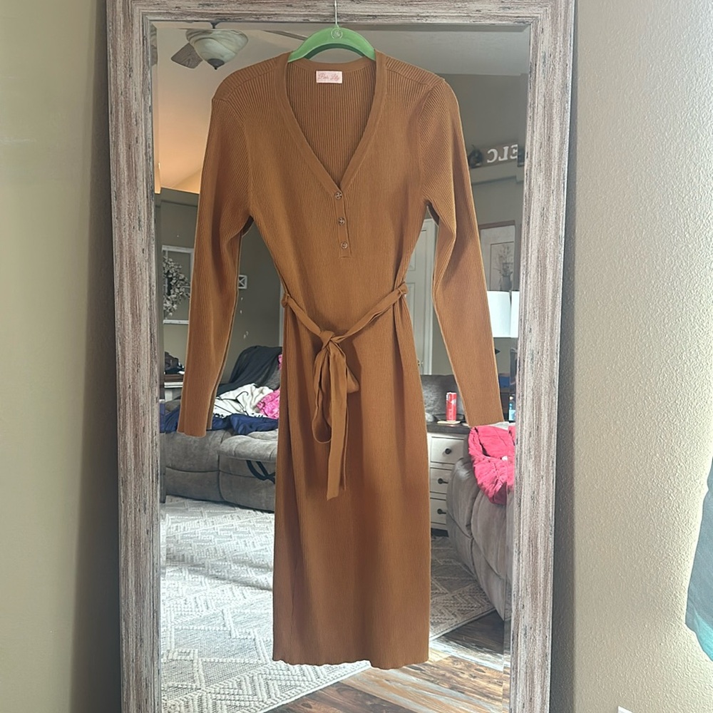 Pink Lilly Mustard Yellow Ribbed knit Midi Dress with belt in a large.